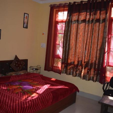 Nice One Palace Srinagar  Bagian luar foto